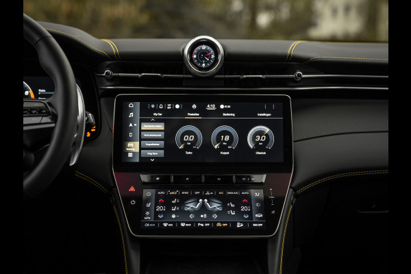 Maserati Grecale 3.0 V6 Trofeo 530pk | Full option! | Carbon ext. + int. | Sonus Faber | Pano-dak | Stoelkoeling | Adapt. cruise Maserati Grecale 3.0 V6 Trofeo 530pk | Full option! | Carbon ext. + int. | Sonus Faber | Pano-dak | Stoelkoeling | Adapt. cruise