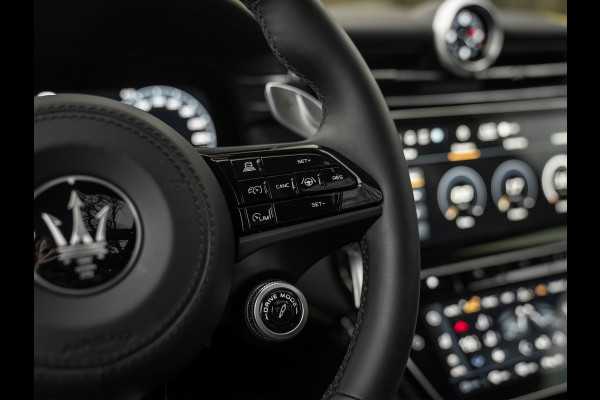 Maserati Grecale 3.0 V6 Trofeo 530pk | Full option! | Carbon ext. + int. | Sonus Faber | Pano-dak | Stoelkoeling | Adapt. cruise Maserati Grecale 3.0 V6 Trofeo 530pk | Full option! | Carbon ext. + int. | Sonus Faber | Pano-dak | Stoelkoeling | Adapt. cruise