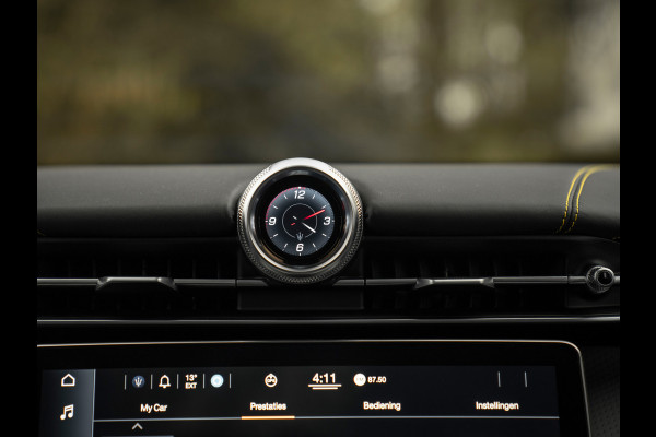 Maserati Grecale 3.0 V6 Trofeo 530pk | Full option! | Carbon ext. + int. | Sonus Faber | Pano-dak | Stoelkoeling | Adapt. cruise Maserati Grecale 3.0 V6 Trofeo 530pk | Full option! | Carbon ext. + int. | Sonus Faber | Pano-dak | Stoelkoeling | Adapt. cruise