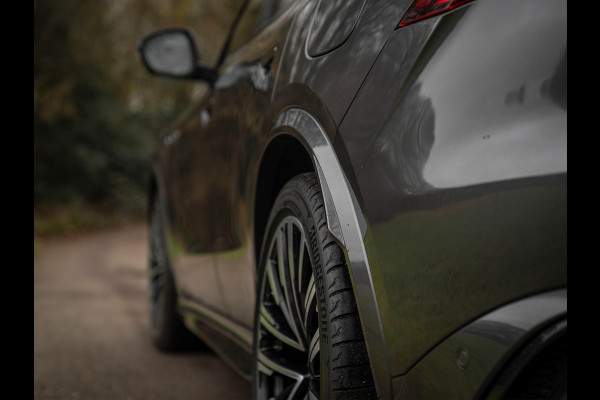 Maserati Grecale 3.0 V6 Trofeo 530pk | Full option! | Carbon ext. + int. | Sonus Faber | Pano-dak | Stoelkoeling | Adapt. cruise Maserati Grecale 3.0 V6 Trofeo 530pk | Full option! | Carbon ext. + int. | Sonus Faber | Pano-dak | Stoelkoeling | Adapt. cruise