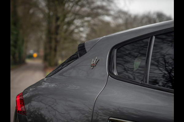Maserati Grecale 3.0 V6 Trofeo 530pk | Full option! | Carbon ext. + int. | Sonus Faber | Pano-dak | Stoelkoeling | Adapt. cruise Maserati Grecale 3.0 V6 Trofeo 530pk | Full option! | Carbon ext. + int. | Sonus Faber | Pano-dak | Stoelkoeling | Adapt. cruise