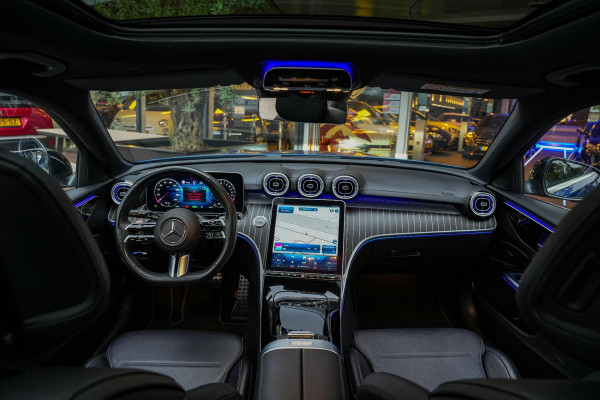 Mercedes-Benz C-Klasse 300 e AMG Line Panoramadak Full Ambient Adapt. Cruise Laser LED 360Cam 19''LM Mercedes-Benz C-Klasse 300 e AMG Line Panoramadak Full Ambient Adapt. Cruise Laser LED 360Cam 19''LM