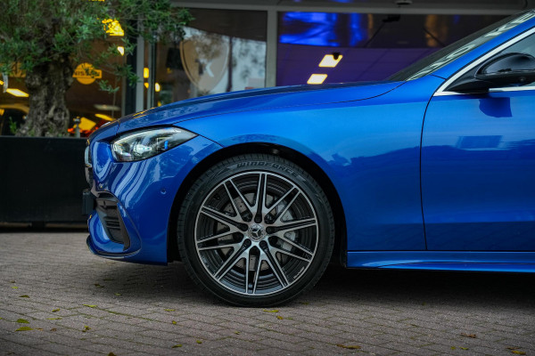 Mercedes-Benz C-Klasse 300 e AMG Line Panoramadak Full Ambient Adapt. Cruise Laser LED 360Cam 19''LM Mercedes-Benz C-Klasse 300 e AMG Line Panoramadak Full Ambient Adapt. Cruise Laser LED 360Cam 19''LM