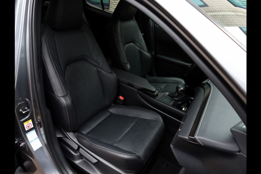 Lexus UX 250h AWD Luxury Line | Leder | Head up | Dodehoek