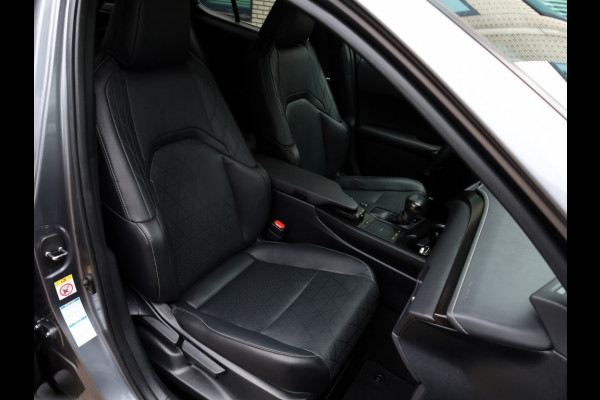 Lexus UX 250h AWD Luxury Line | Leder | Head up | Dodehoek