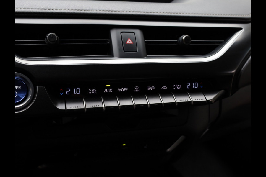 Lexus UX 250h AWD Luxury Line | Leder | Head up | Dodehoek