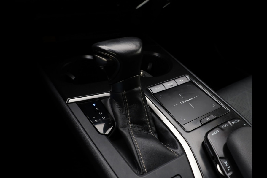 Lexus UX 250h AWD Luxury Line | Leder | Head up | Dodehoek