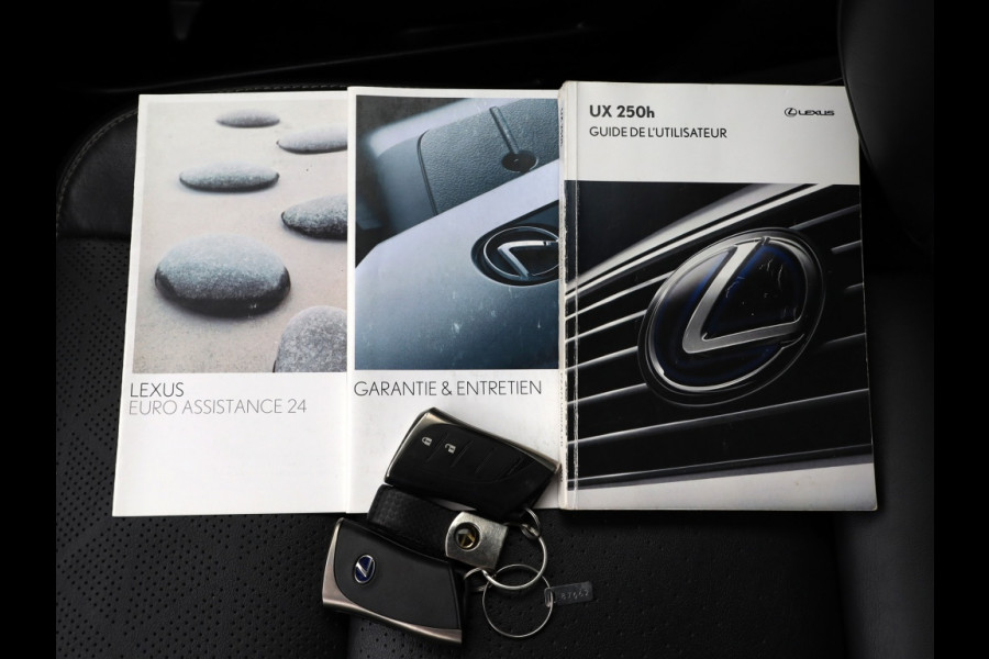 Lexus UX 250h AWD Luxury Line | Leder | Head up | Dodehoek