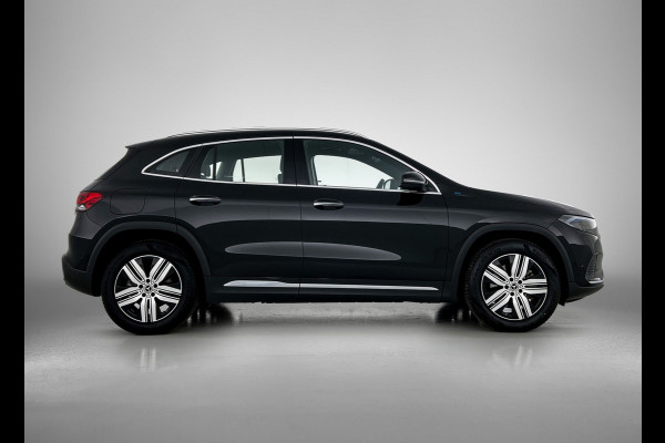 Mercedes-Benz EQA 250 Luxury Line 67 kWh Lichtmetalen velgen | Navigatie | Wide screen | Keyles Go | parking support met camera achter | Inclusief 48 maanden MB Certified garantie voor Europa. Mercedes-Benz EQA 250 Luxury Line 67 kWh Lichtmetalen velgen | Navigatie | Wide screen | Keyles Go | parking support met camera achter | Inclusief 48 maanden MB Certified garantie voor Europa.