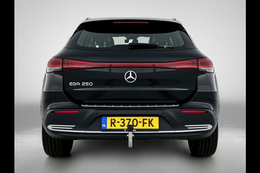 Mercedes-Benz EQA 250 Luxury Line 67 kWh Lichtmetalen velgen | Navigatie | Wide screen | Keyles Go | parking support met camera achter | Inclusief 48 maanden MB Certified garantie voor Europa. Mercedes-Benz EQA 250 Luxury Line 67 kWh Lichtmetalen velgen | Navigatie | Wide screen | Keyles Go | parking support met camera achter | Inclusief 48 maanden MB Certified garantie voor Europa.