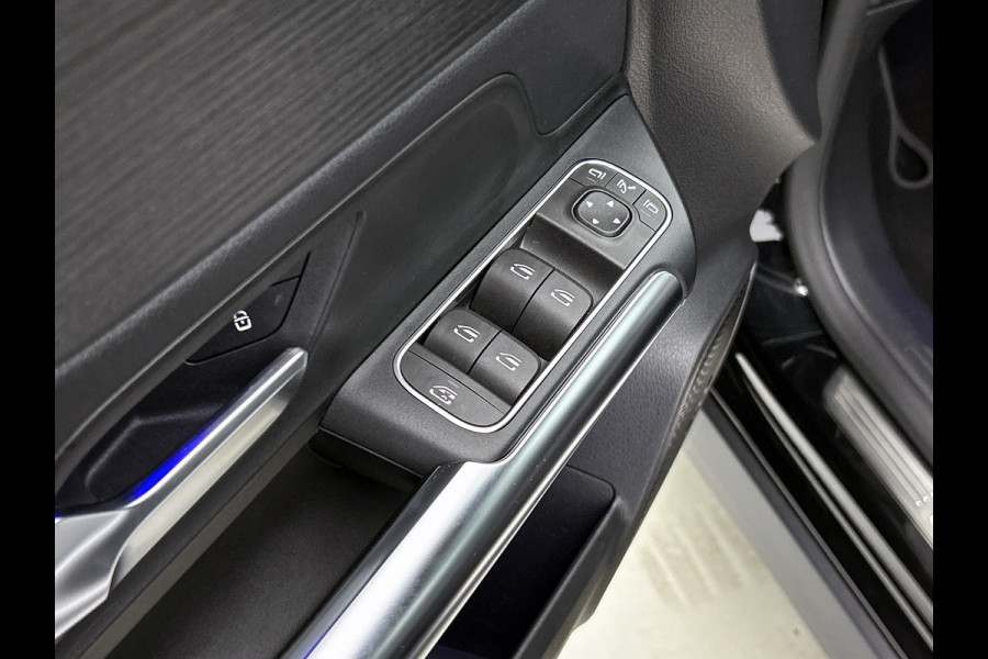Mercedes-Benz EQA 250 Luxury Line 67 kWh Lichtmetalen velgen | Navigatie | Wide screen | Keyles Go | parking support met camera achter | Inclusief 48 maanden MB Certified garantie voor Europa. Mercedes-Benz EQA 250 Luxury Line 67 kWh Lichtmetalen velgen | Navigatie | Wide screen | Keyles Go | parking support met camera achter | Inclusief 48 maanden MB Certified garantie voor Europa.