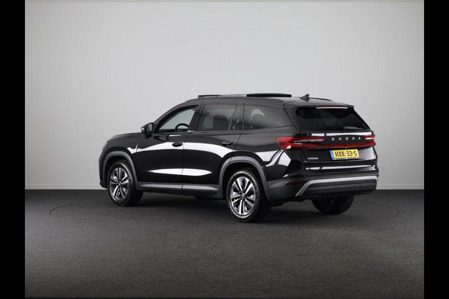 Škoda Kodiaq 1.5 TSI MHEV Business Edition 7p. 150 pk Automaat (DSG) | 7-Persoons | Panoramadak | Verlengde garantie | Navigatie | Trekhaak (wegklapbaar) | Parkeersensoren | Achteruitrijcamera | Matrix LED koplampen | Škoda Kodiaq 1.5 TSI MHEV Business Edition 7p. 150 pk Automaat (DSG) | 7-Persoons | Panoramadak | Verlengde garantie | Navigatie | Trekhaak (wegklapbaar) | Parkeersensoren | Achteruitrijcamera | Matrix LED koplampen |