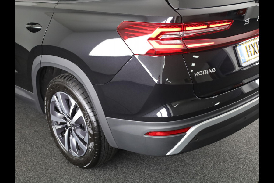 Škoda Kodiaq 1.5 TSI MHEV Business Edition 7p. 150 pk Automaat (DSG) | 7-Persoons | Panoramadak | Verlengde garantie | Navigatie | Trekhaak (wegklapbaar) | Parkeersensoren | Achteruitrijcamera | Matrix LED koplampen | Škoda Kodiaq 1.5 TSI MHEV Business Edition 7p. 150 pk Automaat (DSG) | 7-Persoons | Panoramadak | Verlengde garantie | Navigatie | Trekhaak (wegklapbaar) | Parkeersensoren | Achteruitrijcamera | Matrix LED koplampen |