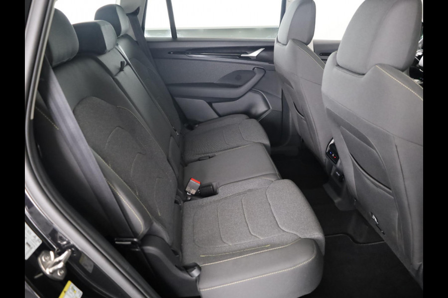 Škoda Kodiaq 1.5 TSI MHEV Business Edition 7p. 150 pk Automaat (DSG) | 7-Persoons | Panoramadak | Verlengde garantie | Navigatie | Trekhaak (wegklapbaar) | Parkeersensoren | Achteruitrijcamera | Matrix LED koplampen | Škoda Kodiaq 1.5 TSI MHEV Business Edition 7p. 150 pk Automaat (DSG) | 7-Persoons | Panoramadak | Verlengde garantie | Navigatie | Trekhaak (wegklapbaar) | Parkeersensoren | Achteruitrijcamera | Matrix LED koplampen |