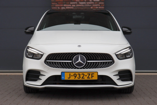 Mercedes-Benz B-Klasse 220 AMG Line Premium+ | Panoramadak | Augmented Reality | Advanced Sound System | Keyless Go | Cruise Control | Stoelverwarming | Dodehoekassistent | Nightpakket |