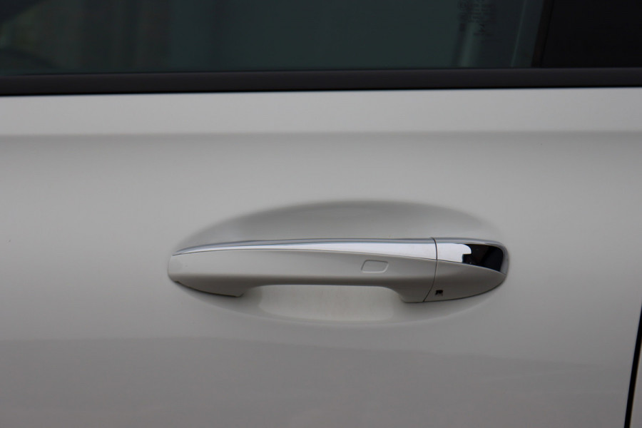 Mercedes-Benz B-Klasse 220 AMG Line Premium+ | Panoramadak | Augmented Reality | Advanced Sound System | Keyless Go | Cruise Control | Stoelverwarming | Dodehoekassistent | Nightpakket |