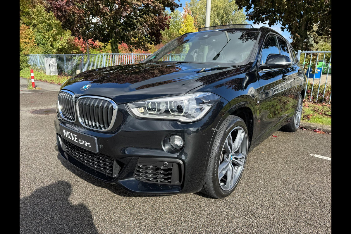 BMW X1 XDrive25i High Executive HUD Panorama Memory M Pakket BMW X1 XDrive25i High Executive HUD Panorama Memory M Pakket