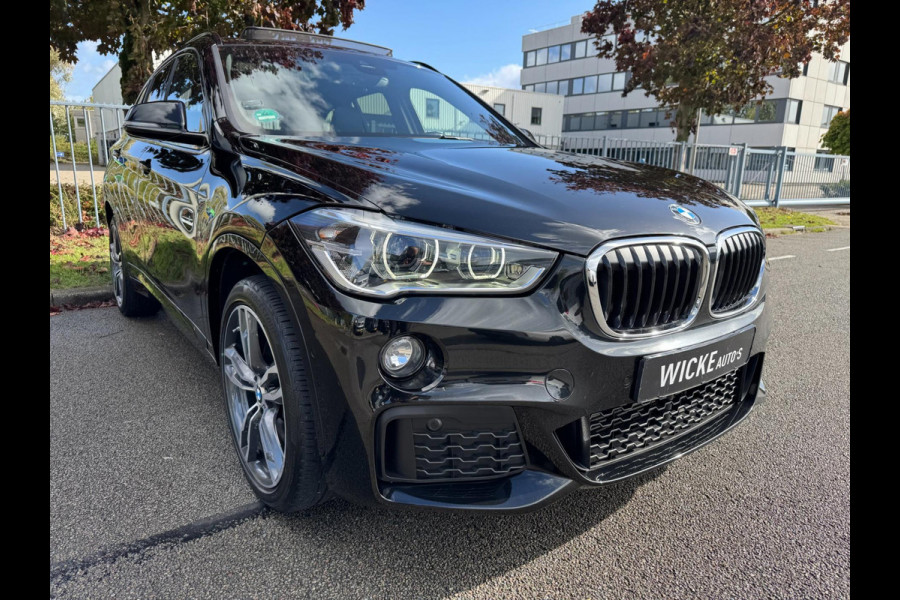 BMW X1 XDrive25i High Executive HUD Panorama Memory M Pakket BMW X1 XDrive25i High Executive HUD Panorama Memory M Pakket