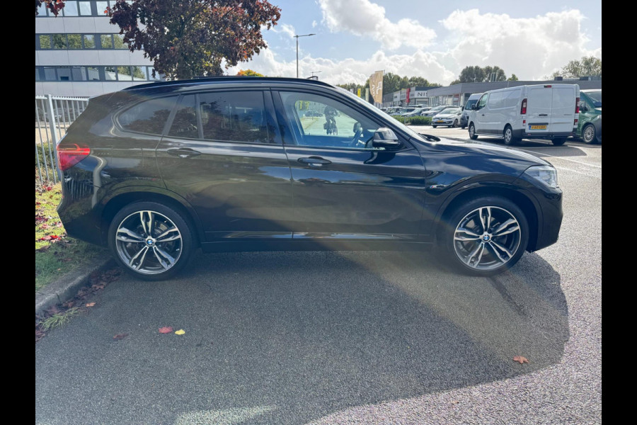 BMW X1 XDrive25i High Executive HUD Panorama Memory M Pakket BMW X1 XDrive25i High Executive HUD Panorama Memory M Pakket
