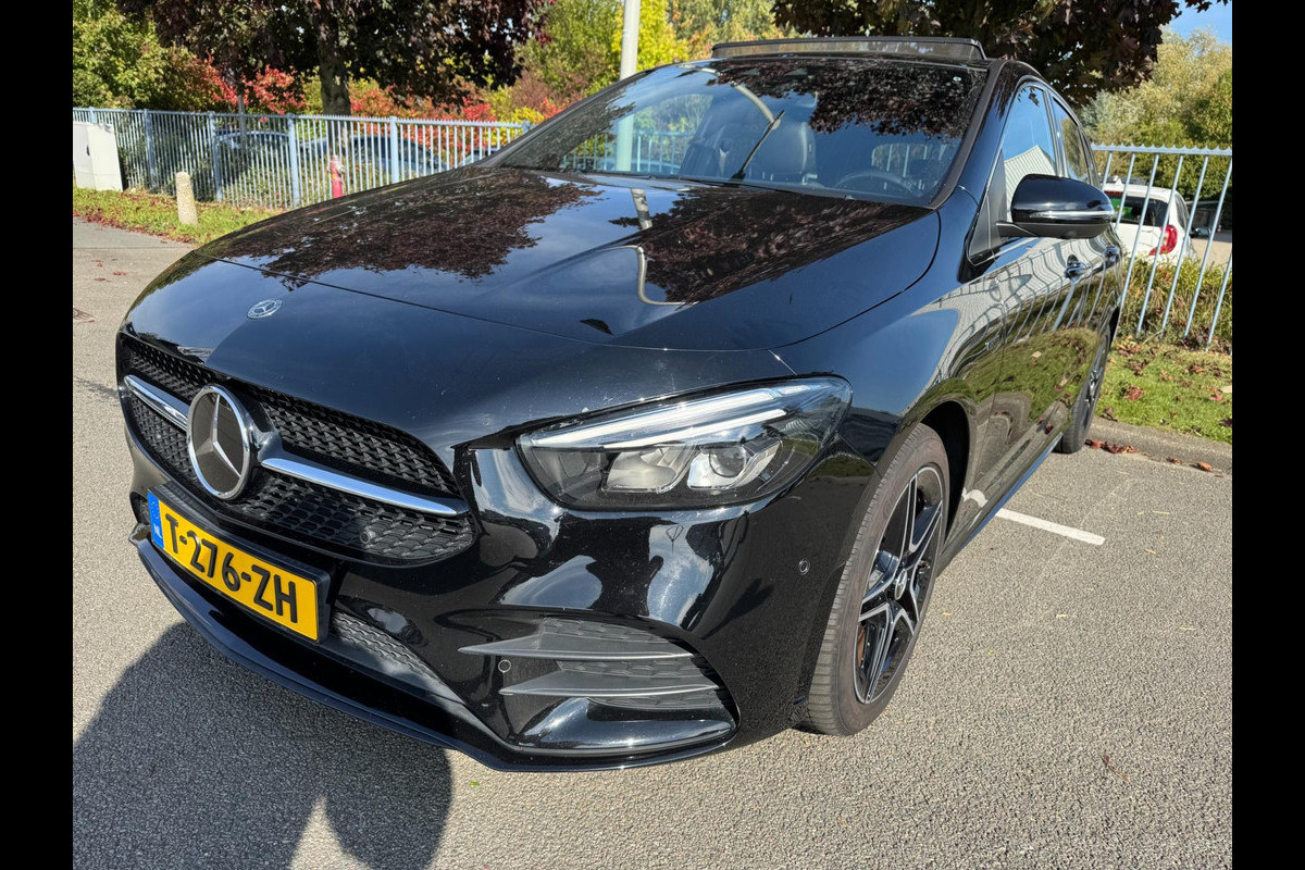 Mercedes-Benz B-Klasse 250 e AMG Panorama Leder Camera Navi Mercedes-Benz B-Klasse 250 e AMG Panorama Leder Camera Navi