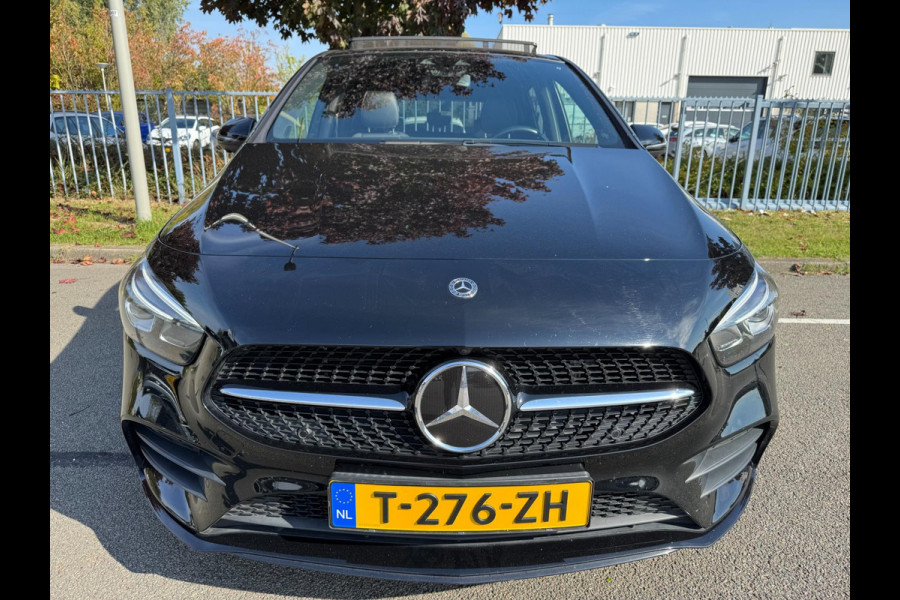 Mercedes-Benz B-Klasse 250 e AMG Panorama Leder Camera Navi Mercedes-Benz B-Klasse 250 e AMG Panorama Leder Camera Navi