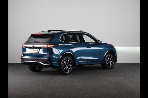Volkswagen Tiguan 1.5 eHybrid R-Line Business 204 PK | Panoramaschuif-kanteldak | 20" lm velgen 'leeds' | Comfort pakket | Verlengde garantie 11/2028 |