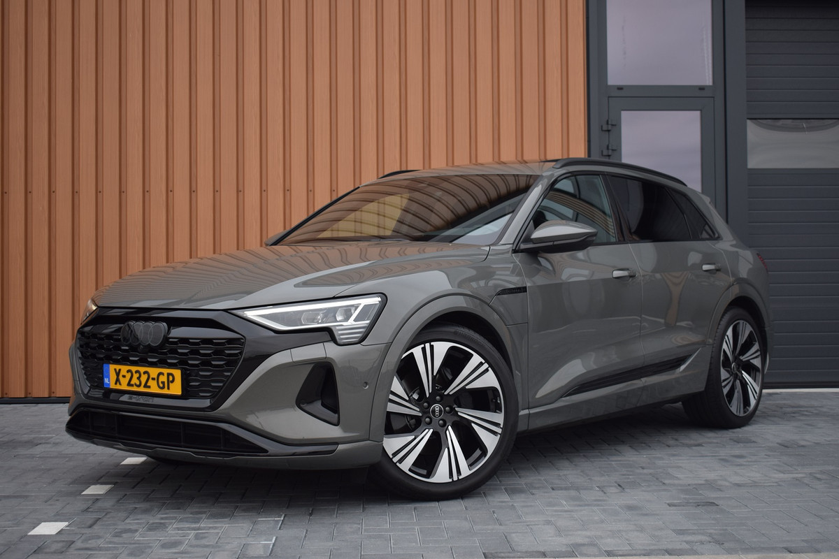 Audi Q8 e-tron 55 quattro 408pk 115kWh | Pano | Camera | Luchtvering | 22" Audi Q8 e-tron 55 quattro 408pk 115kWh | Pano | Camera | Luchtvering | 22"