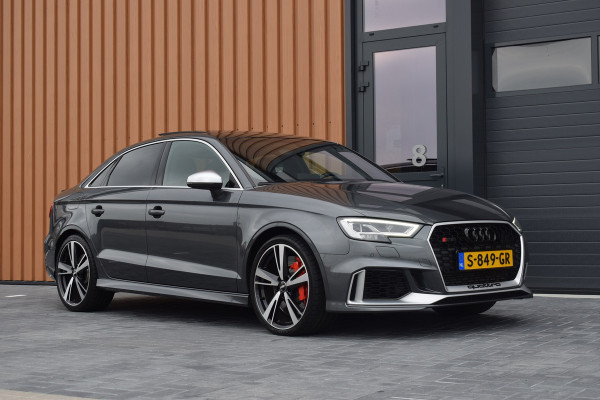 Audi RS3 Limousine 2.5 TFSI 400pk Quattro Pano | Magnetic ride | B&O Audi RS3 Limousine 2.5 TFSI 400pk Quattro Pano | Magnetic ride | B&O