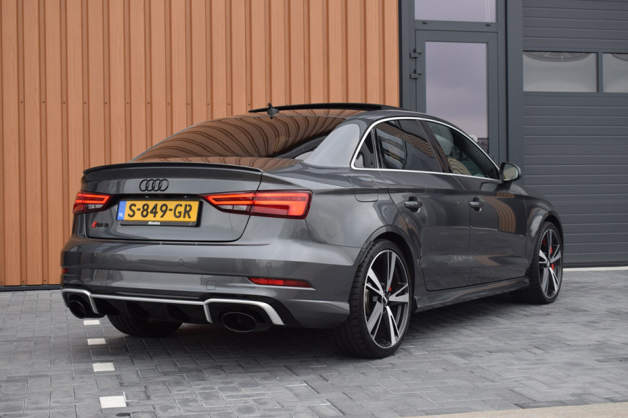 Audi RS3 Limousine 2.5 TFSI 400pk Quattro Pano | Magnetic ride | B&O Audi RS3 Limousine 2.5 TFSI 400pk Quattro Pano | Magnetic ride | B&O