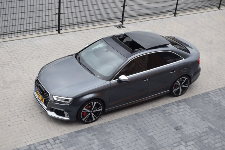 Audi RS3 Limousine 2.5 TFSI 400pk Quattro Pano | Magnetic ride | B&O Audi RS3 Limousine 2.5 TFSI 400pk Quattro Pano | Magnetic ride | B&O