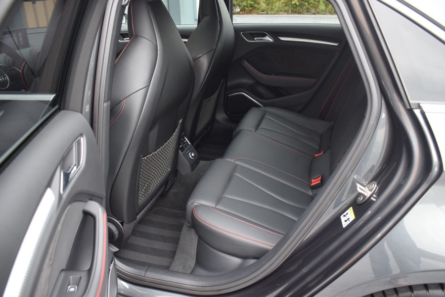 Audi RS3 Limousine 2.5 TFSI 400pk Quattro Pano | Magnetic ride | B&O Audi RS3 Limousine 2.5 TFSI 400pk Quattro Pano | Magnetic ride | B&O