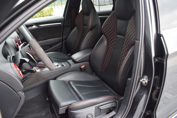 Audi RS3 Limousine 2.5 TFSI 400pk Quattro Pano | Magnetic ride | B&O Audi RS3 Limousine 2.5 TFSI 400pk Quattro Pano | Magnetic ride | B&O