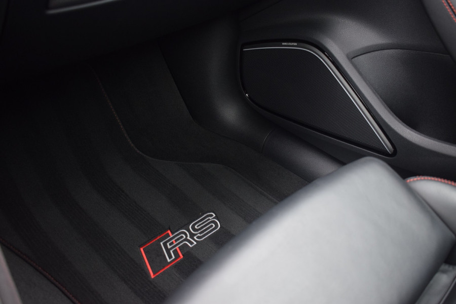 Audi RS3 Limousine 2.5 TFSI 400pk Quattro Pano | Magnetic ride | B&O Audi RS3 Limousine 2.5 TFSI 400pk Quattro Pano | Magnetic ride | B&O