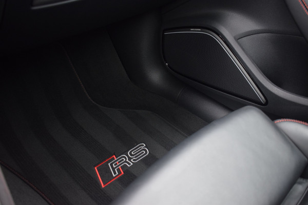 Audi RS3 Limousine 2.5 TFSI 400pk Quattro Pano | Magnetic ride | B&O Audi RS3 Limousine 2.5 TFSI 400pk Quattro Pano | Magnetic ride | B&O