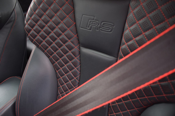 Audi RS3 Limousine 2.5 TFSI 400pk Quattro Pano | Magnetic ride | B&O Audi RS3 Limousine 2.5 TFSI 400pk Quattro Pano | Magnetic ride | B&O