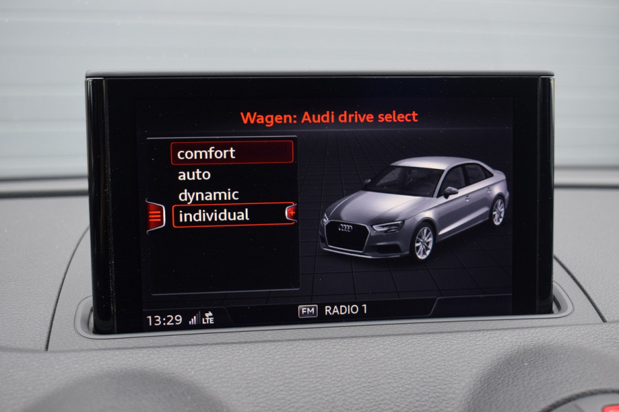 Audi RS3 Limousine 2.5 TFSI 400pk Quattro Pano | Magnetic ride | B&O Audi RS3 Limousine 2.5 TFSI 400pk Quattro Pano | Magnetic ride | B&O