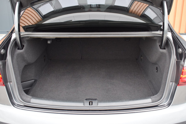 Audi RS3 Limousine 2.5 TFSI 400pk Quattro Pano | Magnetic ride | B&O Audi RS3 Limousine 2.5 TFSI 400pk Quattro Pano | Magnetic ride | B&O