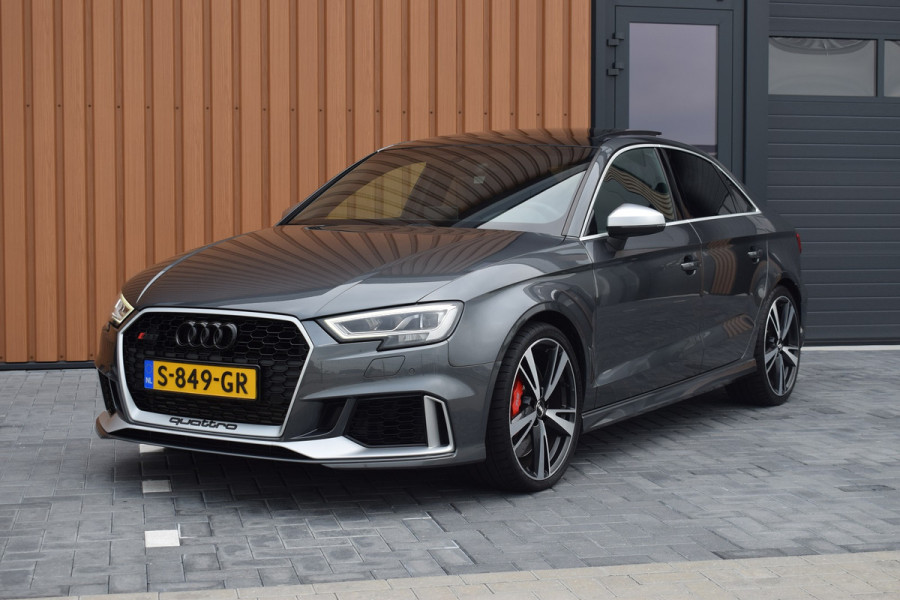 Audi RS3 Limousine 2.5 TFSI 400pk Quattro Pano | Magnetic ride | B&O Audi RS3 Limousine 2.5 TFSI 400pk Quattro Pano | Magnetic ride | B&O