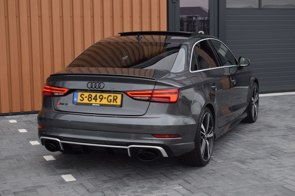 Audi RS3 Limousine 2.5 TFSI 400pk Quattro Pano | Magnetic ride | B&O Audi RS3 Limousine 2.5 TFSI 400pk Quattro Pano | Magnetic ride | B&O