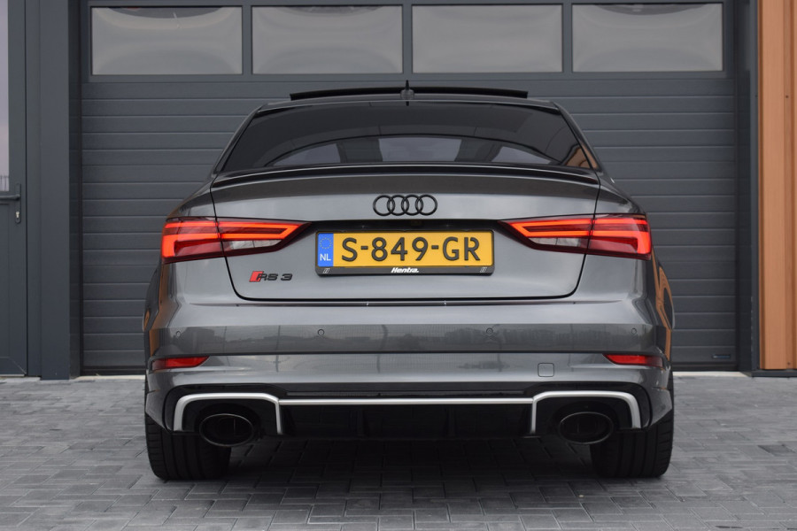 Audi RS3 Limousine 2.5 TFSI 400pk Quattro Pano | Magnetic ride | B&O Audi RS3 Limousine 2.5 TFSI 400pk Quattro Pano | Magnetic ride | B&O