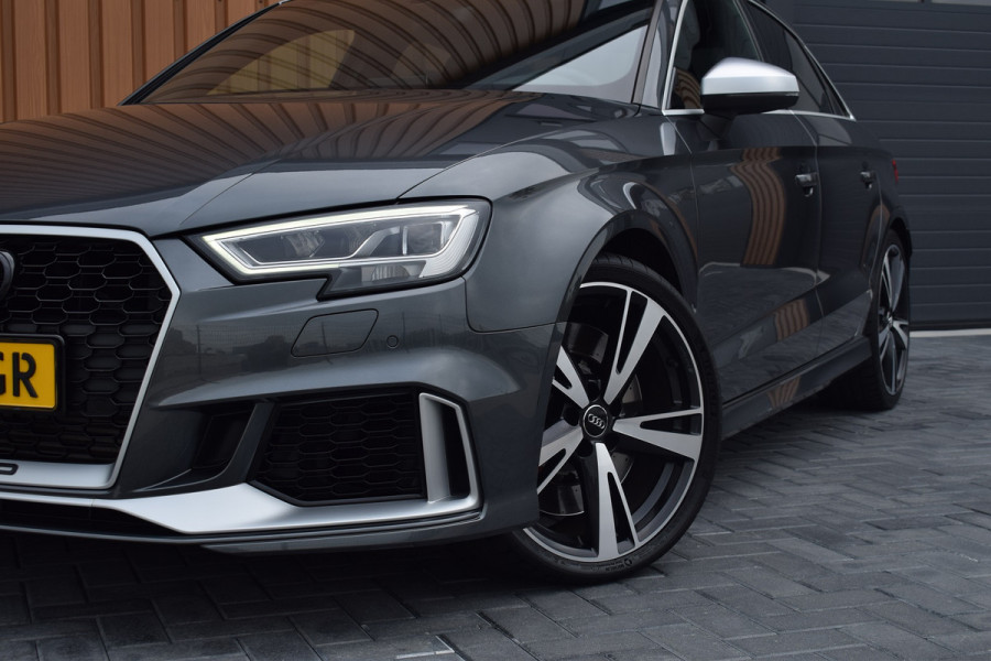 Audi RS3 Limousine 2.5 TFSI 400pk Quattro Pano | Magnetic ride | B&O Audi RS3 Limousine 2.5 TFSI 400pk Quattro Pano | Magnetic ride | B&O
