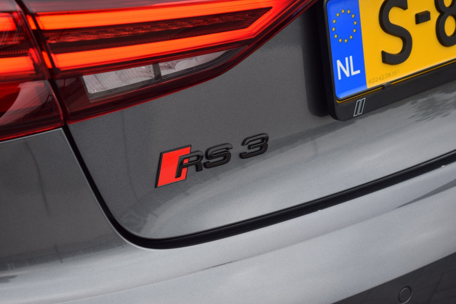 Audi RS3 Limousine 2.5 TFSI 400pk Quattro Pano | Magnetic ride | B&O Audi RS3 Limousine 2.5 TFSI 400pk Quattro Pano | Magnetic ride | B&O