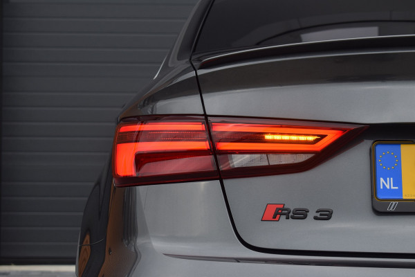 Audi RS3 Limousine 2.5 TFSI 400pk Quattro Pano | Magnetic ride | B&O Audi RS3 Limousine 2.5 TFSI 400pk Quattro Pano | Magnetic ride | B&O