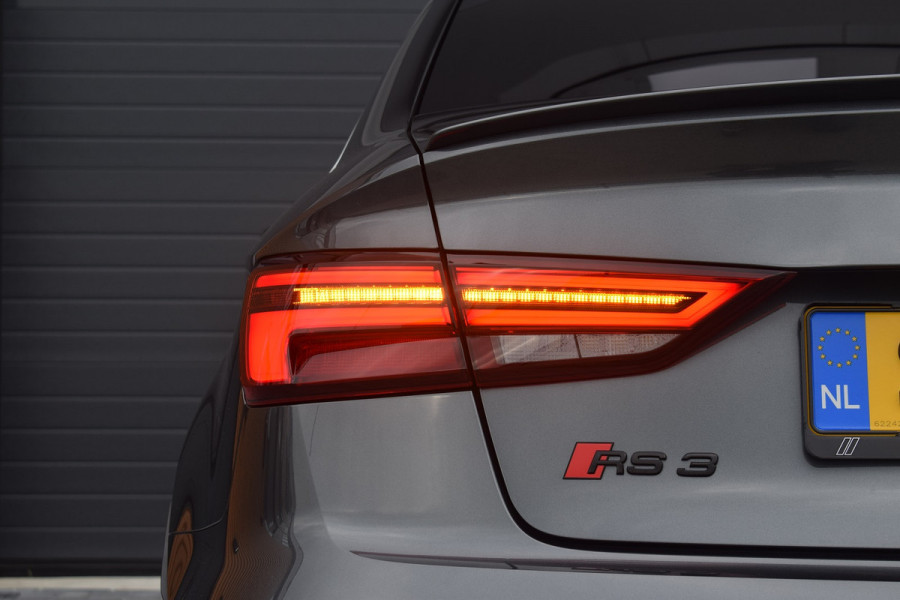 Audi RS3 Limousine 2.5 TFSI 400pk Quattro Pano | Magnetic ride | B&O Audi RS3 Limousine 2.5 TFSI 400pk Quattro Pano | Magnetic ride | B&O