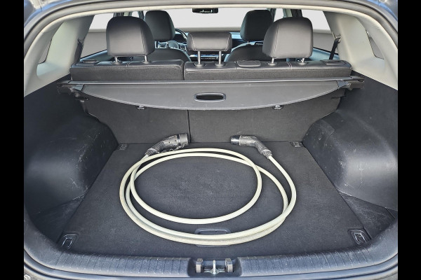 Kia e-Niro Edition 64 kWh | Stoel- en Stuuverwarwing | Adapt. Cruise | Clima | Lane Assist |