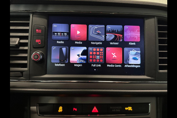 Seat León ST 1.6 TDI Style Business Intense | VIRTUAL | LED | TREKHAAK | LEDER