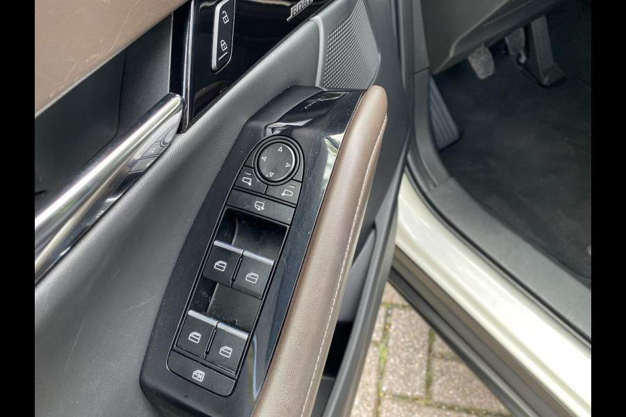 Mazda CX-30 2.0 e-SkyActiv-X M Hybrid Luxury | Trekhaak | Lederen bekleding