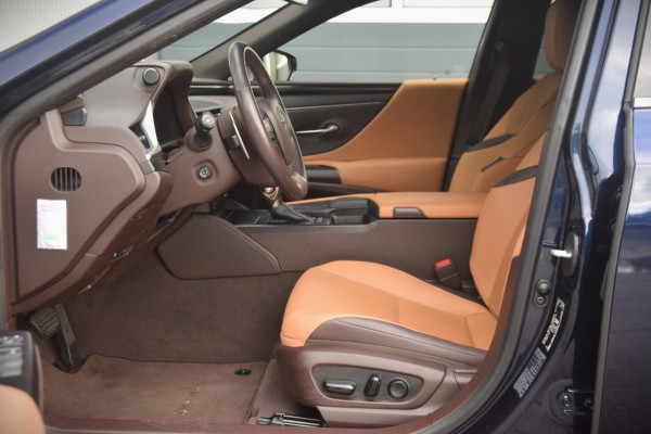 Lexus ES 300h Business Line LEDEREN BEKLEDING/KEYLESS/CAMERA
