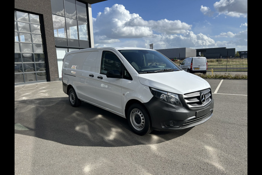 Mercedes-Benz Vito 114 CDI Lang / 9G-TRONIC / Trekhaak / Camera / Parkeersensoren / Navigatie / Cruise control / Airco / Achterdeuren Mercedes-Benz Vito 114 CDI Lang / 9G-TRONIC / Trekhaak / Camera / Parkeersensoren / Navigatie / Cruise control / Airco / Achterdeuren