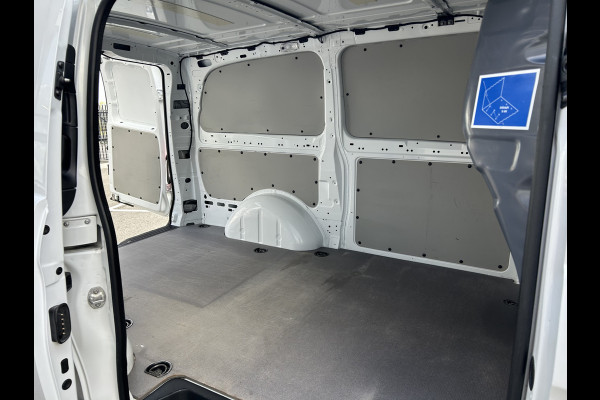 Mercedes-Benz Vito 114 CDI Lang / 9G-TRONIC / Trekhaak / Camera / Parkeersensoren / Navigatie / Cruise control / Airco / Achterdeuren Mercedes-Benz Vito 114 CDI Lang / 9G-TRONIC / Trekhaak / Camera / Parkeersensoren / Navigatie / Cruise control / Airco / Achterdeuren